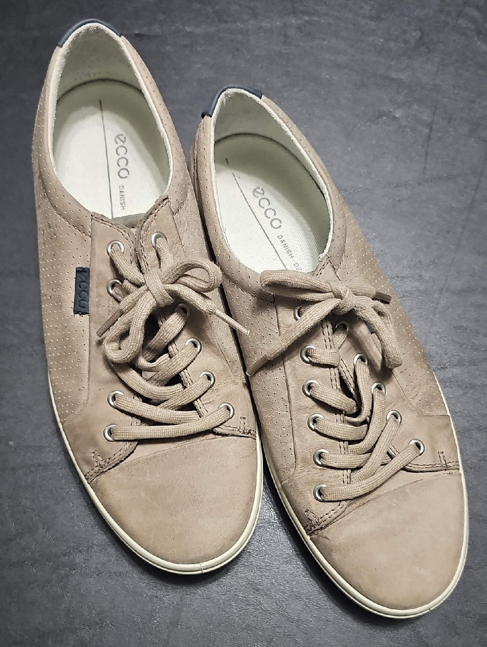 ECCO Men’s Casual Lace-Up Sneakers in Taupe